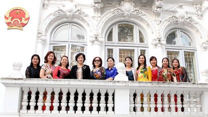 Phó Chủ tịch Quốc Hội Nguyễn Thị Kim Ngân đến thăm ĐSQ Việt nam tại Romania