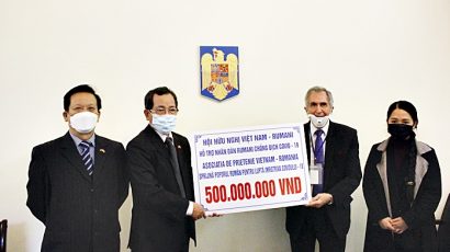 BV – Hội hữu nghị Việt Nam – Rumani tặng nhân dân nước bạn 500 triệu đồng chống dịch COVID-19