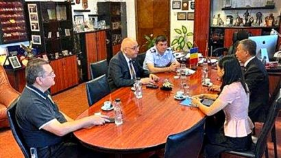 TTSK – Đại sứ Đặng Trần Phong  làm việc với Thứ trưởng Bộ Y tế và  Thứ trưởng Bộ Nội vụ Rumania