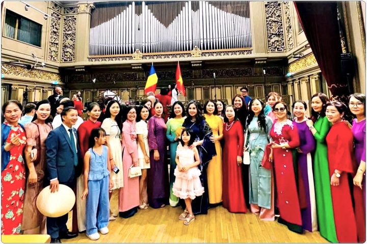 136-2026.8.18-HoaNhac.Ro.VN-2